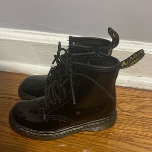 Toddler Dr. Martens 1460 Lace Up Patent Leather Boots 
Size 9c Unisex